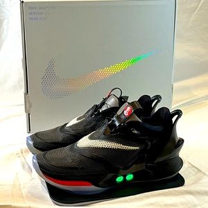 Nike Adapt BB 2.0 with box and charging station